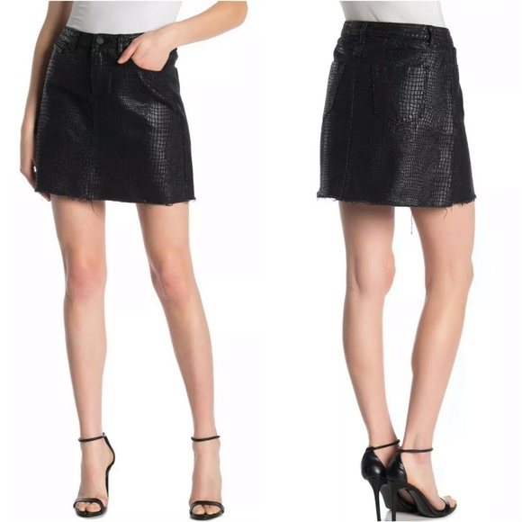 BLANKNYC Skirt Womens Size 26 Black Snake Print Coated Fray Raw Hem Mini NWT - Picture 1 of 9